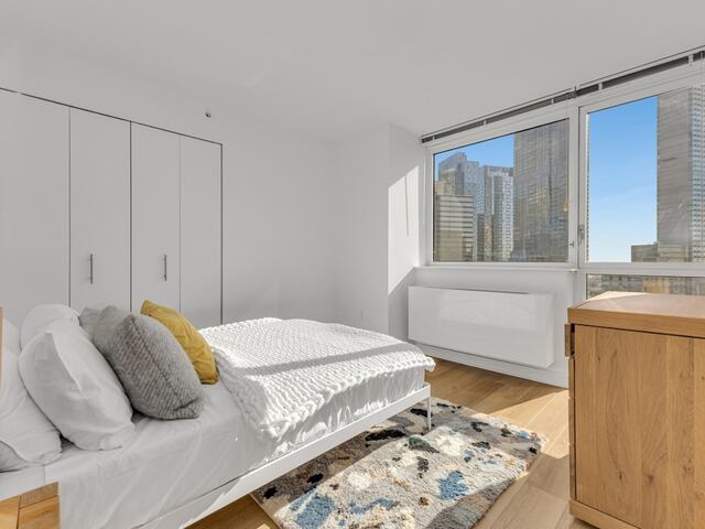 1-Bedroom at Linc LIC