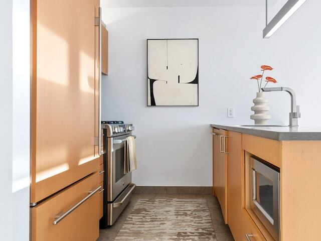 1-Bedroom at New York by Gehry