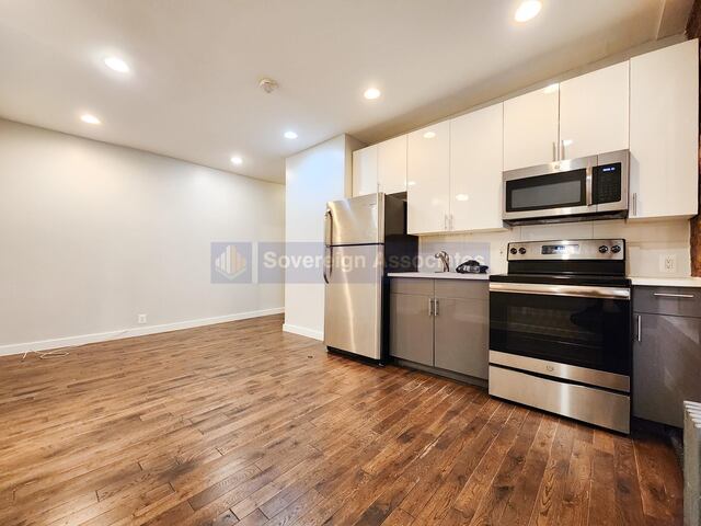 2-Bedroom at 14 Thayer Street