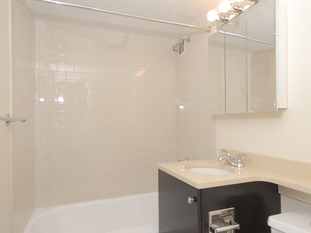 Studio at Parker Towers: 104-20 Queens Blvd