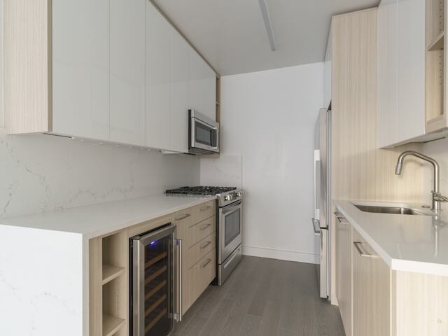 Studio at 101 West End Avenue