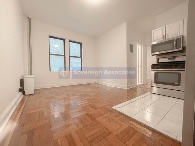 1-Bedroom at 106 Fort Washington Avenue