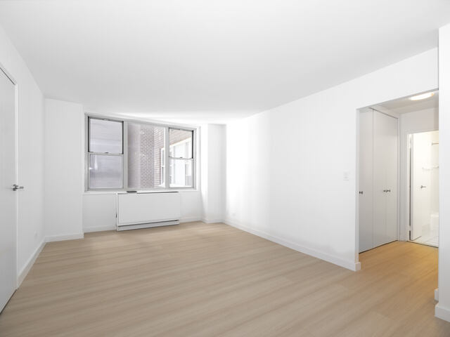2-Bedroom at Murray Hill Manor
