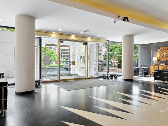 Studio at Parker Towers: 104-60 Queens Blvd