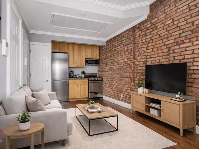 1-Bedroom at 521 East 5th Street