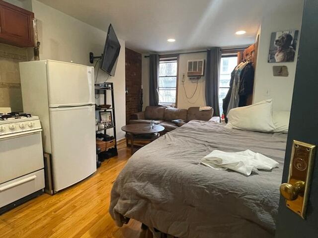 Studio at 126 East 7th Street