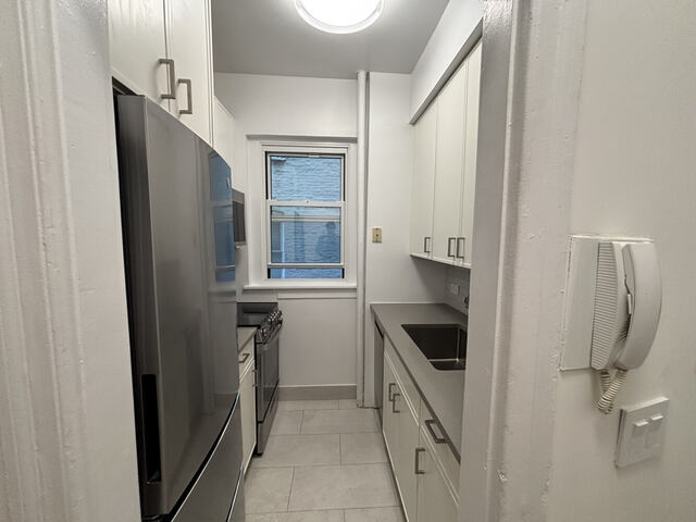2-Bedroom at Manhattan East: 221 East 66th