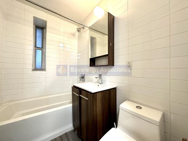 1-Bedroom at 4300 Broadway