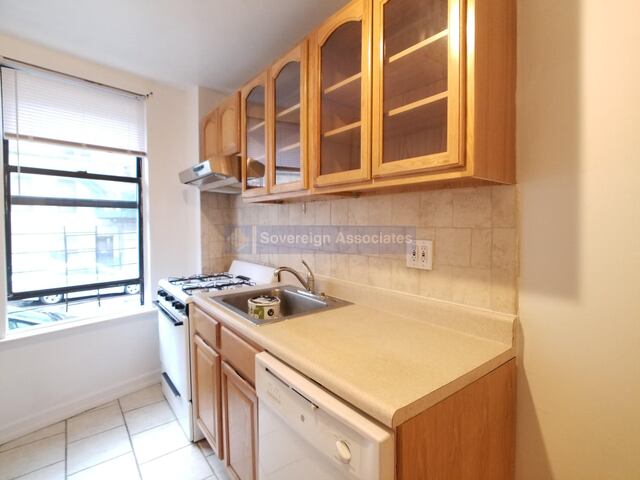 1-Bedroom at 86 Haven Avenue