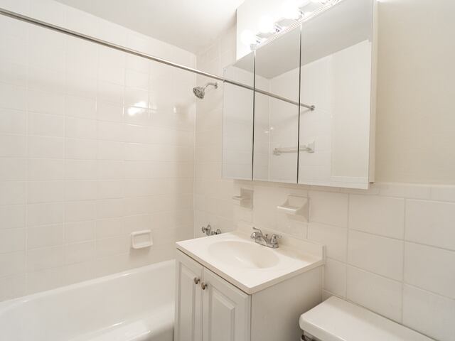 Studio at Parker Towers: 104-20 Queens Blvd