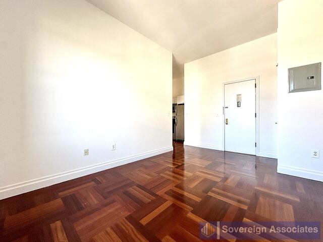 2-Bedroom at The Westbourne : 609 West 137th