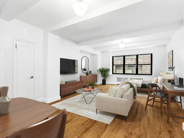 Studio at The Beaux Arts: 307 East 44th