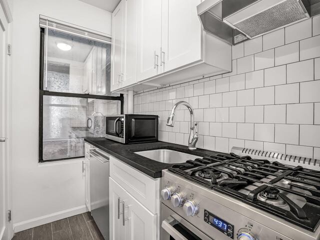 1-Bedroom at 20 Cornelia Street