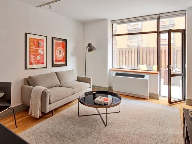 Studio at Court House Apartments
