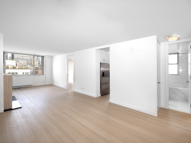 2-Bedroom at Murray Hill Manor