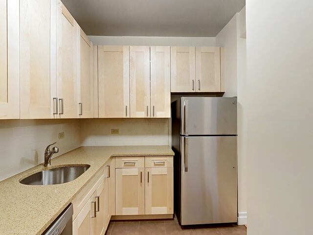 21 West Street photo
