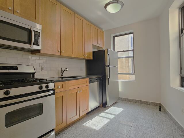 2-Bedroom at 660 Fort Washington Avenue