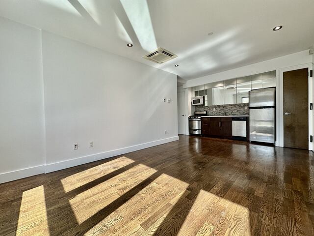 1-Bedroom at 143 Skillman Avenue