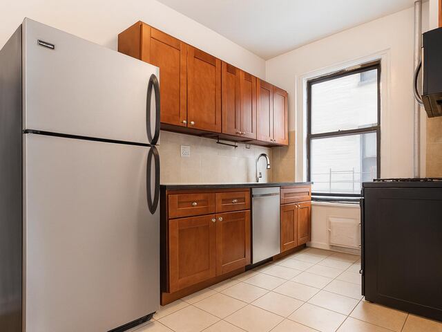3-Bedroom at 270 Fort Washington Avenue