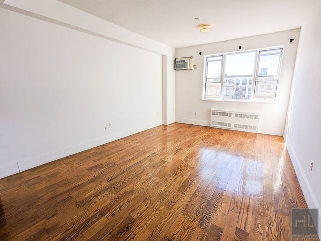 Studio at 1143 Dekalb Avenue