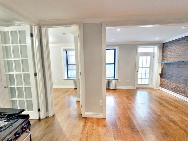 5-Bedroom at 325 East 5th Street