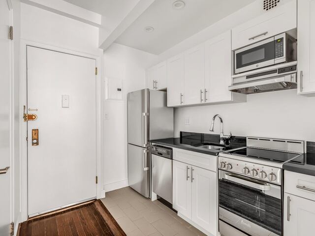 1-Bedroom at 24 Fifth Avenue