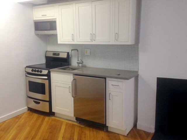 Studio at Sullivan Mews: 113 Sullivan