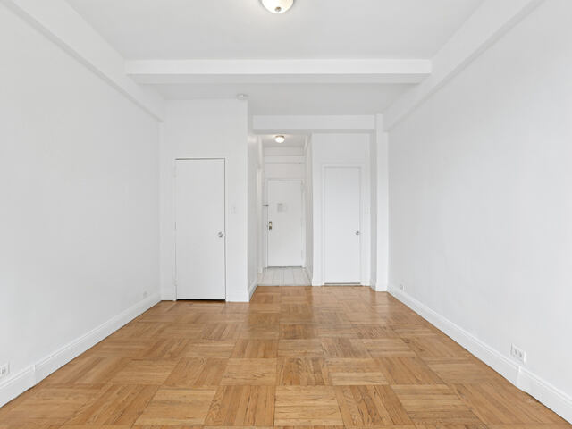 Studio at South Pierre (aka 160 West 71st)