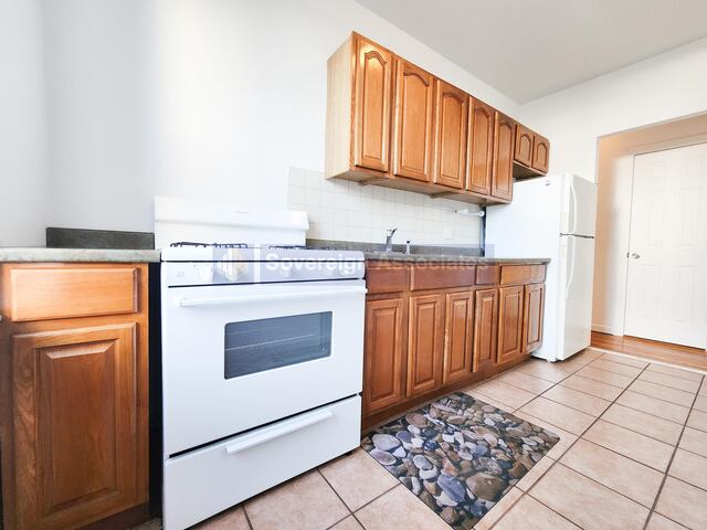 1-Bedroom at 165 Pinehurst Avenue