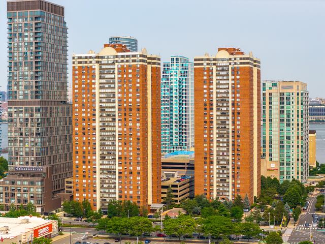 1-Bedroom at Newport: Parkside East