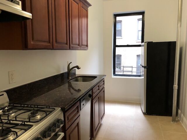 2-Bedroom at 3139 Broadway