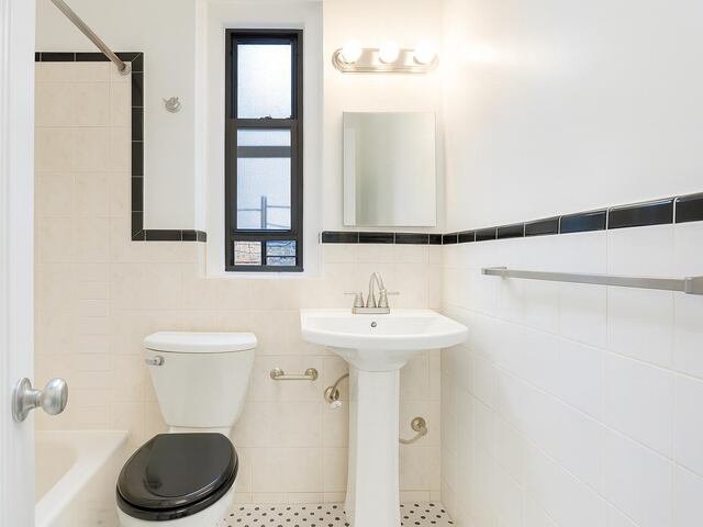 1-Bedroom at 567 Fort Washington Avenue