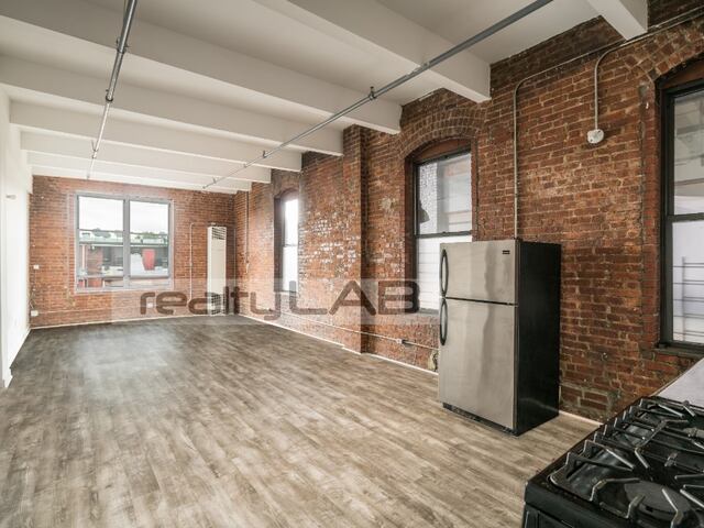 Studio at 1236 Atlantic Avenue