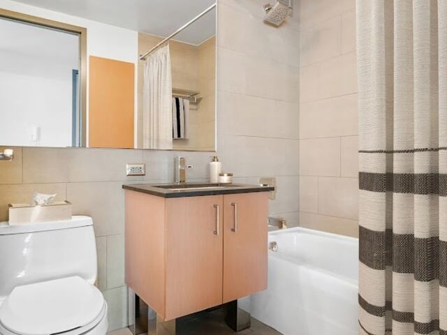 1-Bedroom at New York by Gehry