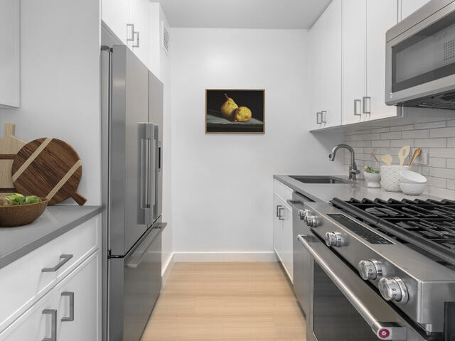2-Bedroom at Murray Hill Manor