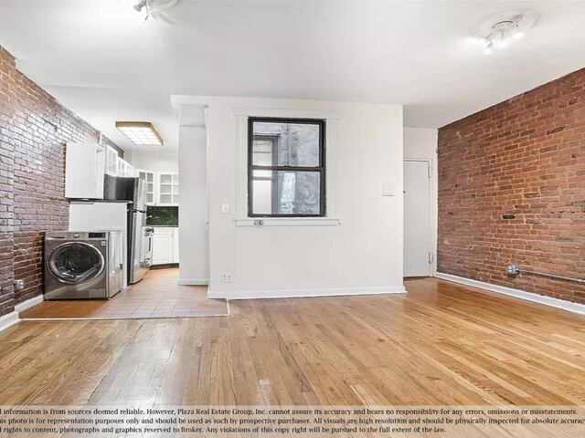 2-Bedroom at 121 Bank Street