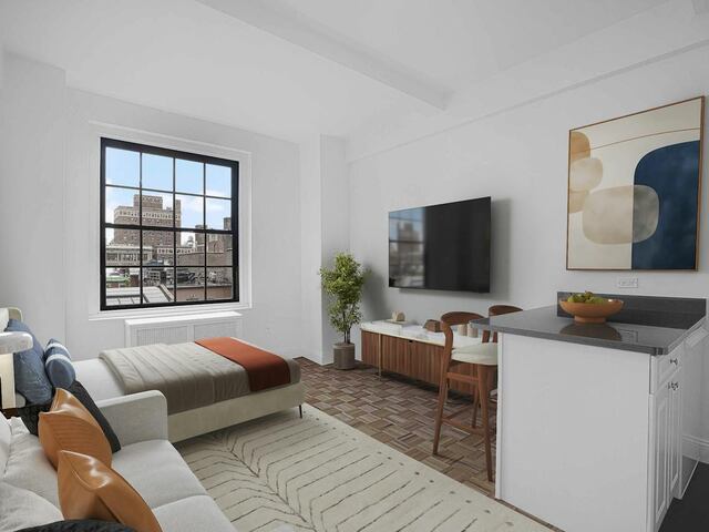 Studio at South Pierre (aka 160 West 71st)