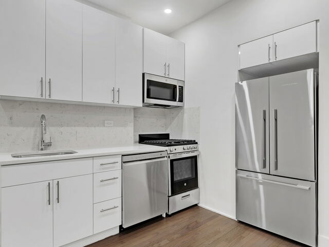 2-Bedroom at 121 Madison Avenue