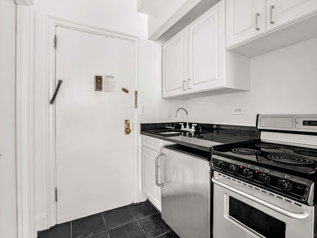 Studio at The Beaux Arts: 307 East 44th