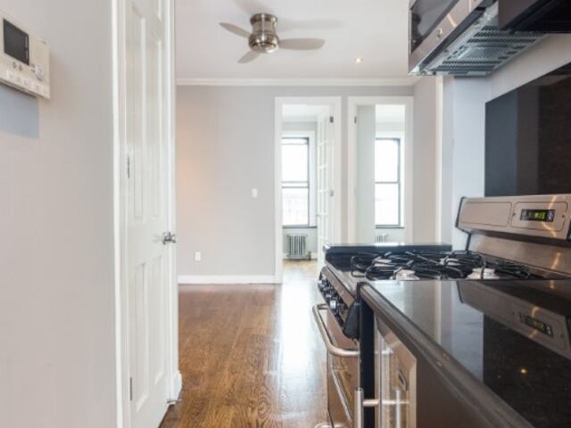4-Bedroom at 325 East 5th Street