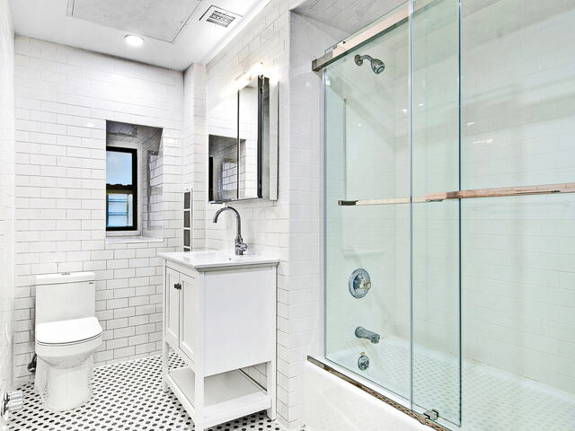 2-Bedroom at 121 Madison Avenue