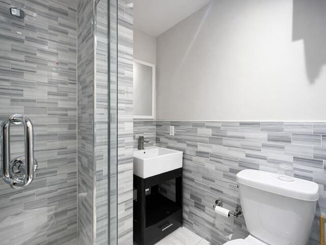 5-Bedroom at 961 Columbus Avenue