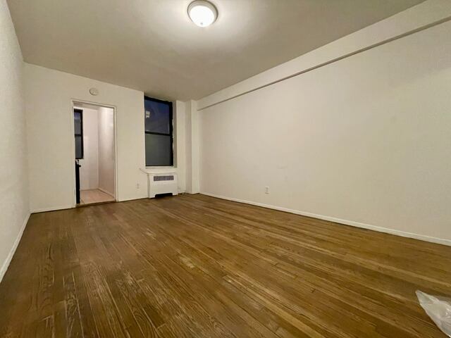 Studio at 156 East 85th Street