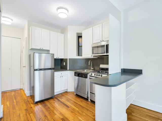 Studio at 1378 York Avenue