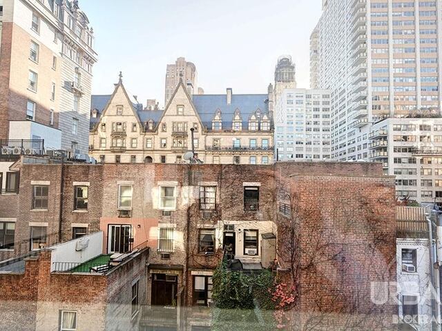 3-Bedroom at 10 West 74th Street