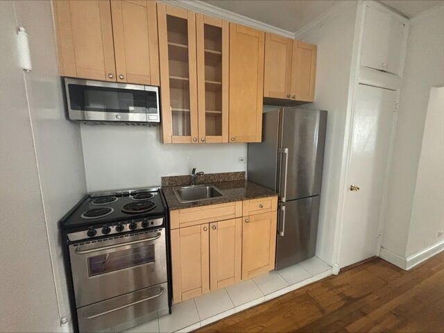 Studio at Manhattan East: 225 East 66th