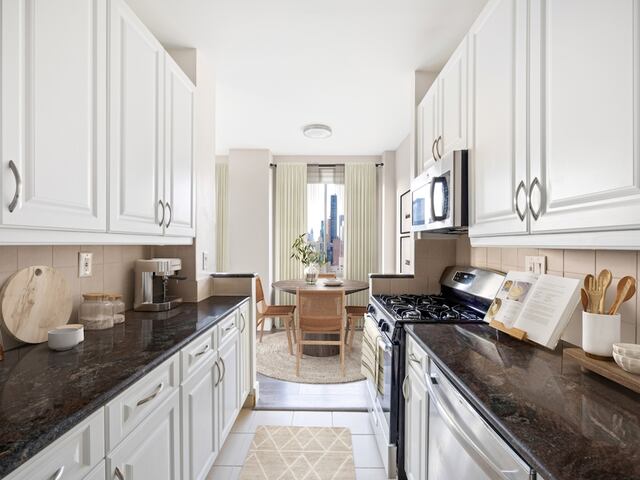 1-Bedroom at Kips Bay Court : 520 Second Ave