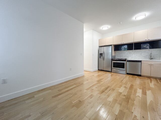 2-Bedroom at The Westbourne : 605 West 137th