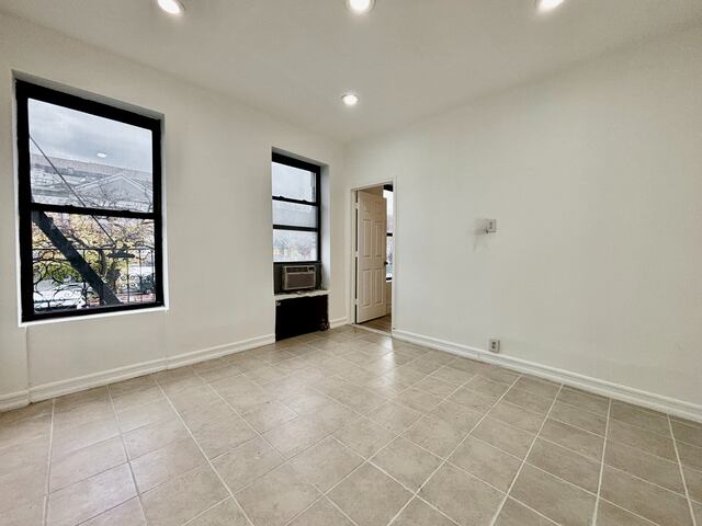 3-Bedroom at 3405 Broadway