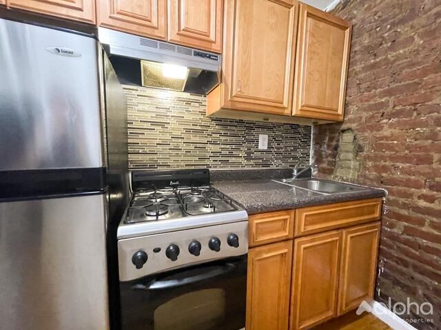 2-Bedroom at 332 East 95th Street